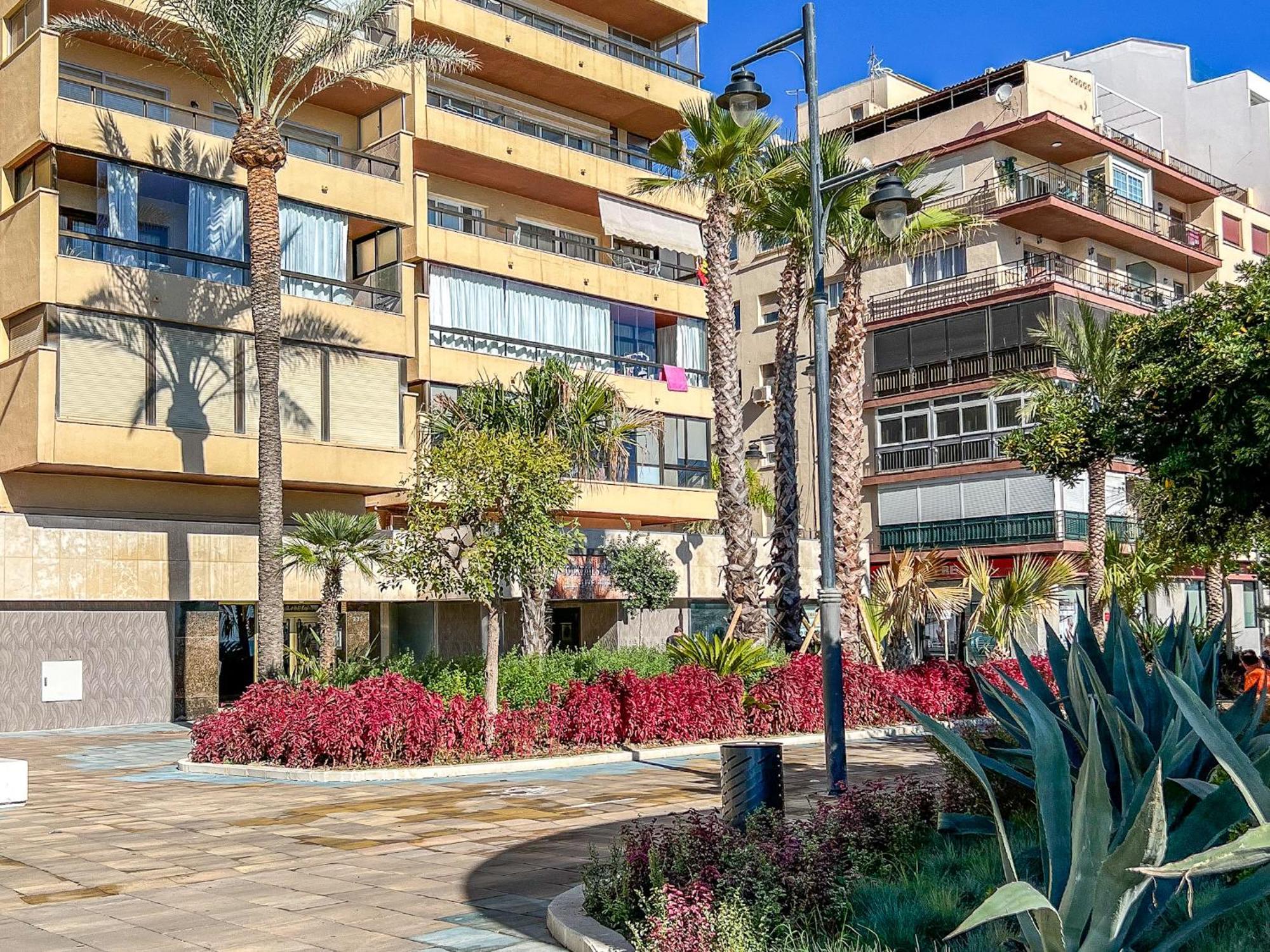 Hanami Avenida De Espana Estepona Ngoại thất bức ảnh